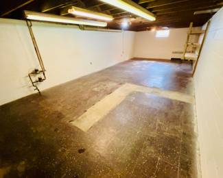 4885 Brook Drive $150,000.
3 Bed: 2 Bath 1958 Ranch w/ Detached 2 Car Garage.