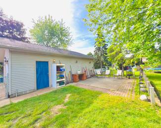 4885 Brook Drive $150,000.
3 Bed: 2 Bath 1958 Ranch w/ Detached 2 Car Garage.