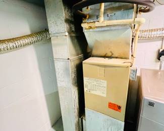 4885 Brook Drive $150,000.
3 Bed: 2 Bath 1958 Ranch w/ Detached 2 Car Garage.