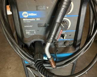 MIG WELDER MILLERMATIC 251