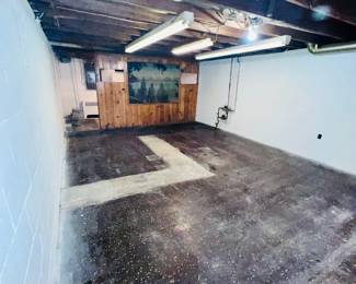 4885 Brook Drive $150,000.
3 Bed: 2 Bath 1958 Ranch w/ Detached 2 Car Garage.