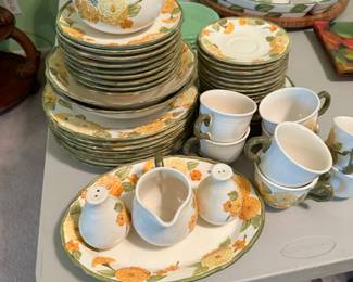 Mid-century 1960'S Metlox Ceramic "Zinnia Poppy Trail" Dinnerware Set 