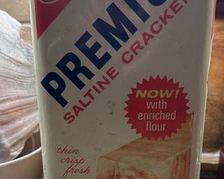 Vanished Nabisco saltine tin