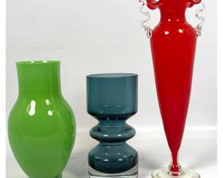 Lot 694 3pcs Art Glass Vases. Colorful. 