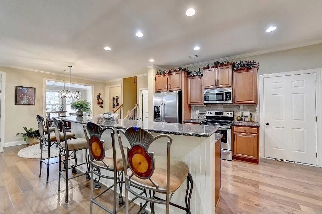 Maple Street Estate Sales Saturday Final... starts on 6/20/2024