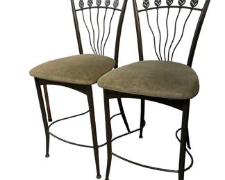 $80 USD     Pair Leaf Back Amisco Romy Counter Stools w Green Velour Seat EK221-7      Hand-crafted with sturdy iron and a plush velour seat, these stools add elegant, modern flair to any home. Enjoy comfortable and stylish seating at your counter with this timeless pair.

Dimensions: 18 x 17 x 39"H  S=24

Condition: Good.  Spot of one seat.  See photos

Local pick up Merrifield, VA.  Contact us for shipper suggestions.