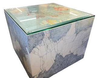 $400 USD     Worlds Away Square Cube Accent Side Table EK221-218    Worlds Away transcends design boundaries, offering a curated collection of furniture and decor that embodies global sophistication. With an eclectic mix of styles, its pieces are a fusion of luxury and functionality, creating spaces that resonate with individuality and cosmopolitan charm.

Dimensions: 24 x 24 x 20.5

Condition: Very Good Condition

Local pick up Merrifield, VA.  Please contact us for shipper suggestions.      https://goodbyhello.com/products/vintage-china-cabinet-ek221-217-copy?_pos=46&_sid=79946e5dc&_ss=r