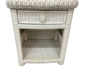 $80 USD     White Wicker One Drawer Night Stand EK221-32    A clean and classic design perfect for any bedroom. Natural wicker in a crisp white with one drawer and a generous open area for storage below. Comes with a tempered glass top.

Dimensions: 20 x 18 x 24"H

Condition: Good condition. 

Local pick up Merrifield, VA.  Contact us for shipper suggestions.