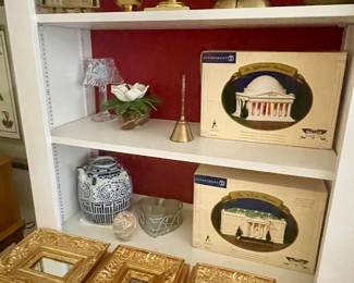Decorator Framed mirrors, brass Collectible boxed items