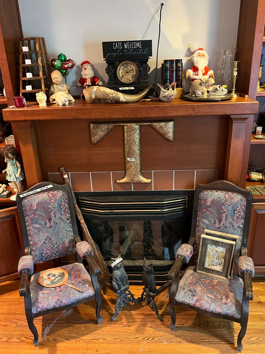 Prairie Village Primitives Sale Pence Estate... starts on 6/14/2024