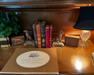 Dog bookends, American pictures