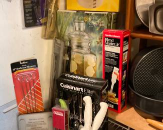 Lots of Kitchen Items