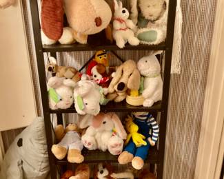 Lots of stuffed Animals 