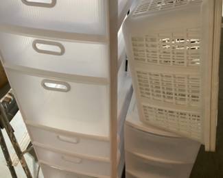 Lots of Storage Containers 