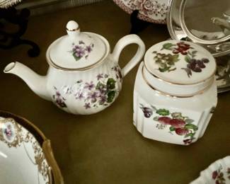 Arthur woods, England, Stafffordshire tea pot vintage, Windsor, English porcelain jar