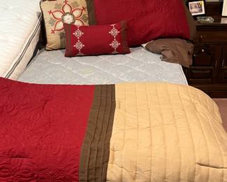 Queen Comforter 16 Pieces 