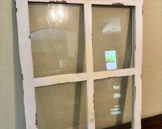 Window pane hanging decoration 