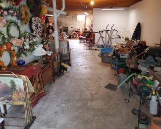 Numerous Holiday items