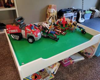 Play/train table