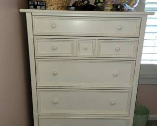 Chest of drawers