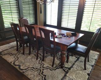 Kitchen table w/3 chairs and bench