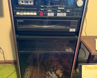 Panasonic  tuner, cassette player, turntable and speakers.  Priced as one component.  Works well