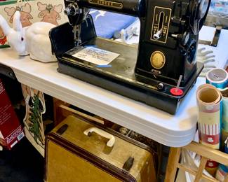 Singer 301 A Sewing machine with carrying case and attachments