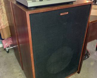Klipsch 1980's Cornwall Classic Speakers, Teakwood Case in subsequent numbers 8525529-8525530