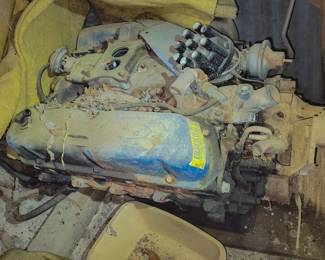 Ford motor - most likely a 289