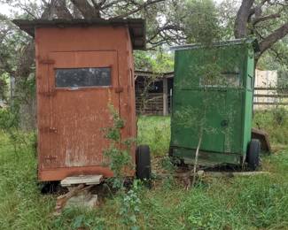 Portable deer blinds