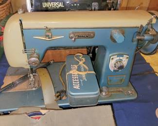 Montgomery Ward 23 jewel sewing machine