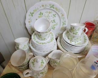 Petite Flora ironstone dinnerware