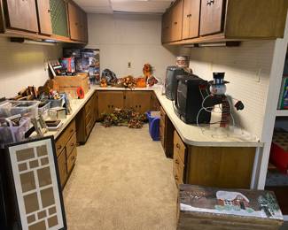 Old TV’s, beautiful tins, picture frames and more decor