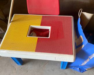 lego table with net in middle 1 chair