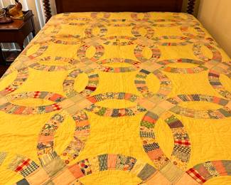 Vintage: Double Wedding Ring Quilt