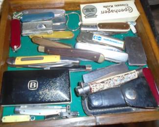 POCKET KNIVES