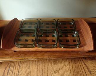  Multi container and tray