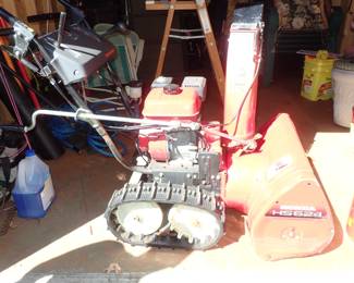 SNOW BLOWER