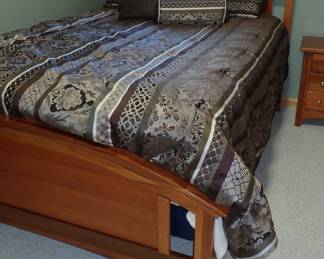 QUEEN BED HEADBOARD - FOOTBOARD - MATTRESS