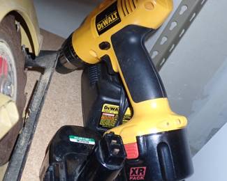 DEWALT DRILL