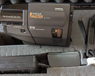 MINOLTA MASTER B -378 VIDEO CAMERA - TRAVEL CASE