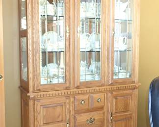 OAK HUTCH