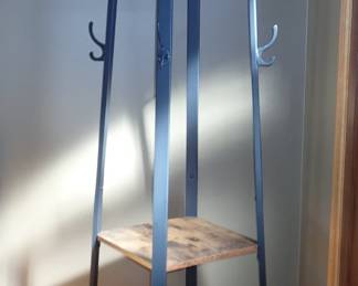 COAT TREE