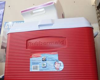 RUBBERMAID COOLER