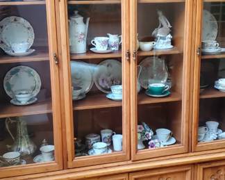 Drexel Heritage China cabinet 
