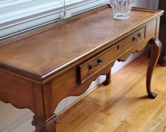 Buffet/sofa table