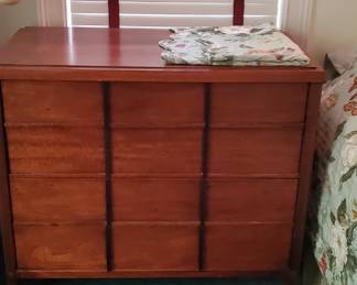 American furniture 4 drawer chest