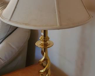 Twisted brass lamp