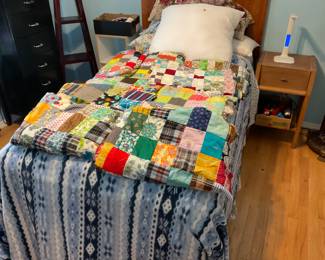 QUILTS TOPS.  FOR TWIN BEDS