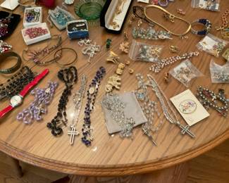 NICE VINTAGE  ROSERYS 